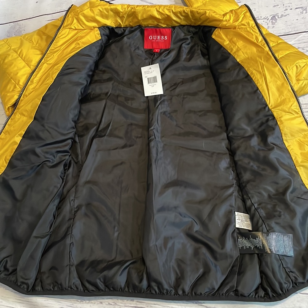 NWT Men’s Guess Puffer Jacket Size S - Picture 4 of 10